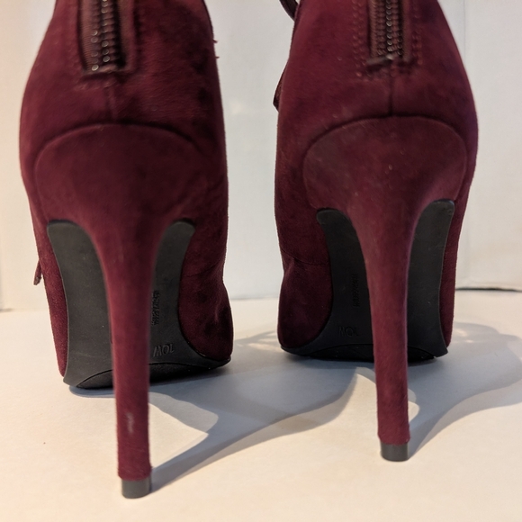 Burgundy Faux Suede 3 Strap Stilleto Heels Sz.10W Christian Siriano‎ - Picture 8 of 15